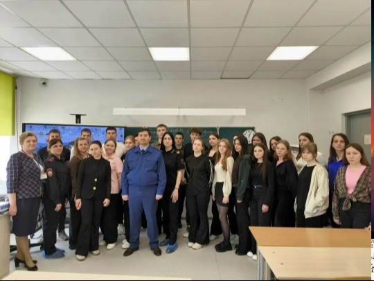В рабочем поселке Самойловка прошла профилактическая беседа с обучающимися МОУ СОШ №1.
